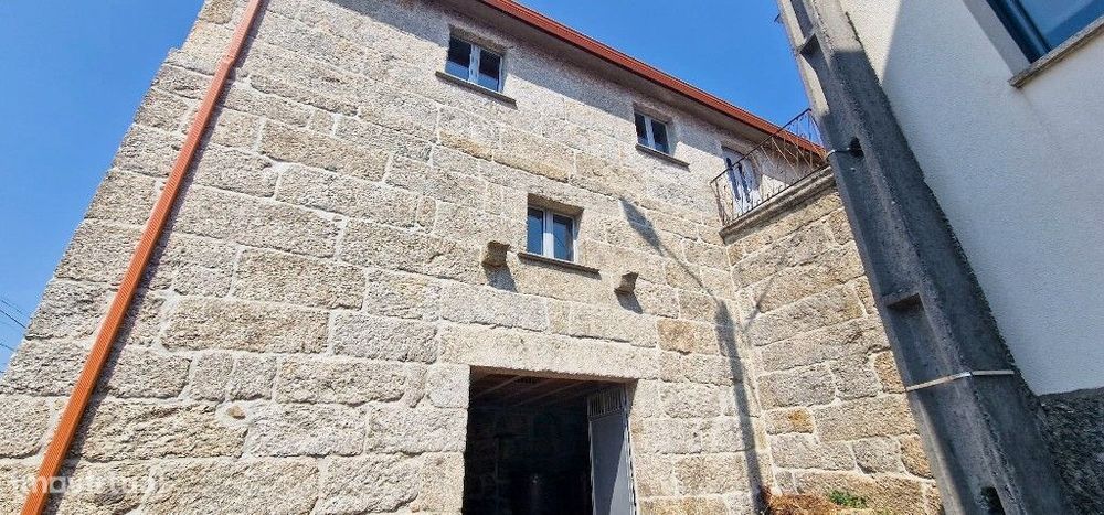 Moradia em Pedra p/ Concluir - Guilhofrei