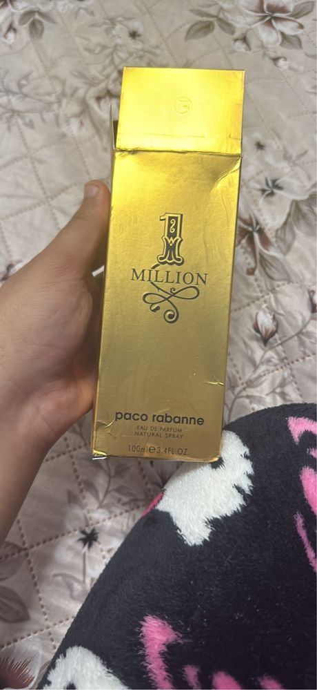 1 One million normal 100ml c caixa so usei 20% do perfume esta cheio