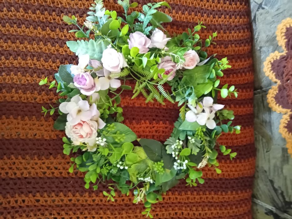 Wianek dekoracyjny na drzwi, rękodzieło
