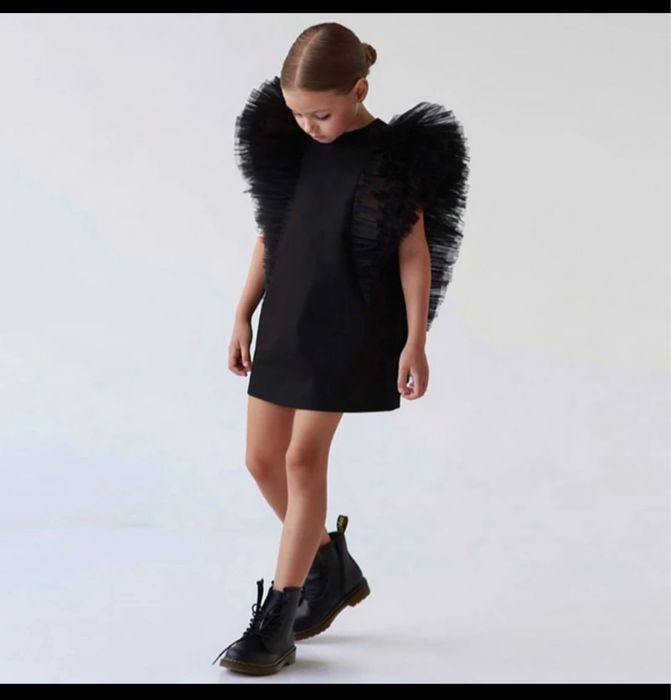 Стильні сукні чорні і білі , 110, 120 , 130 і 140р