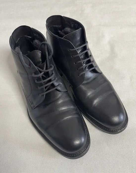 Продам шкіряне взуття  LLOYD