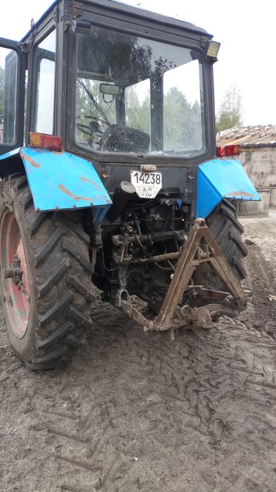 Продам МТЗ 82 трактор в одних руках 16 років  продажу хочу погрущик