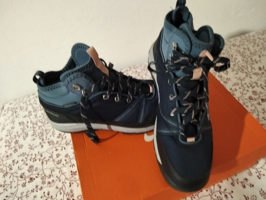 Bota caminhada azul escuro 40
