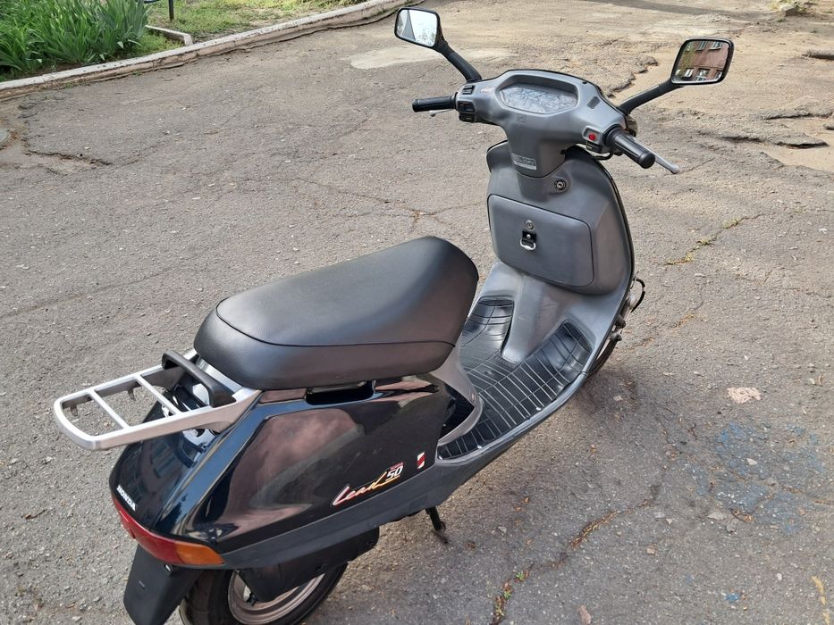 Мопед, скутер Honda Lead АФ 20