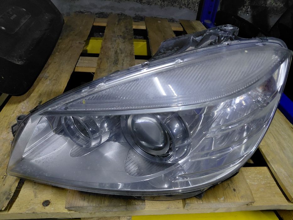 Otica xénon w204 esquerda