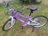 Rower dziecięcy WOOM 4 – lekki, 20 cali, fioletowy