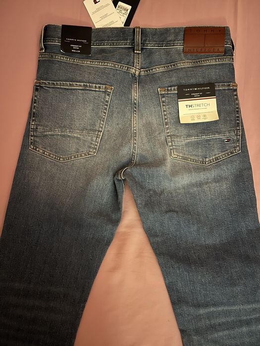Wyprzedaż spodnie męskie Tommy Hilfiger.