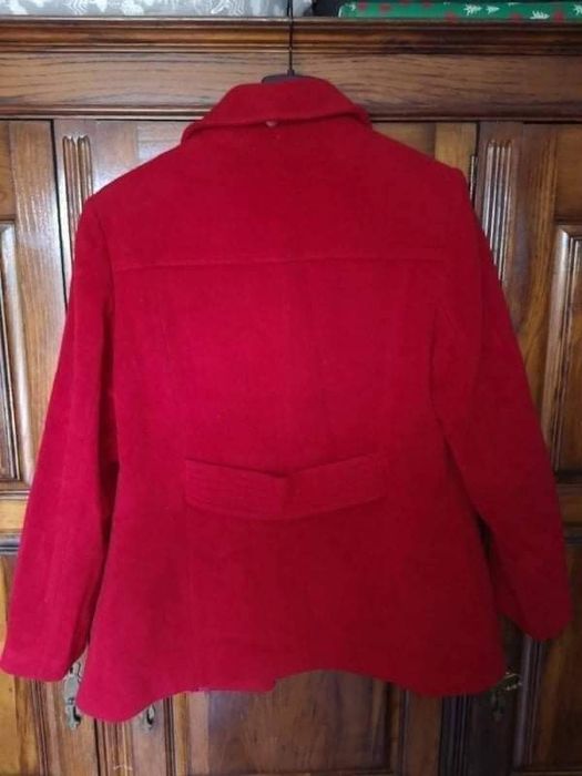 Casaco de mulher 10€
 pouco usado