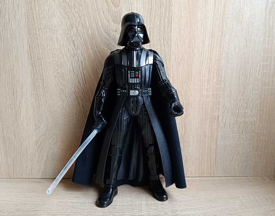 Duża interaktywna figurka Darth Vader Star Wars. Hasbro 2022