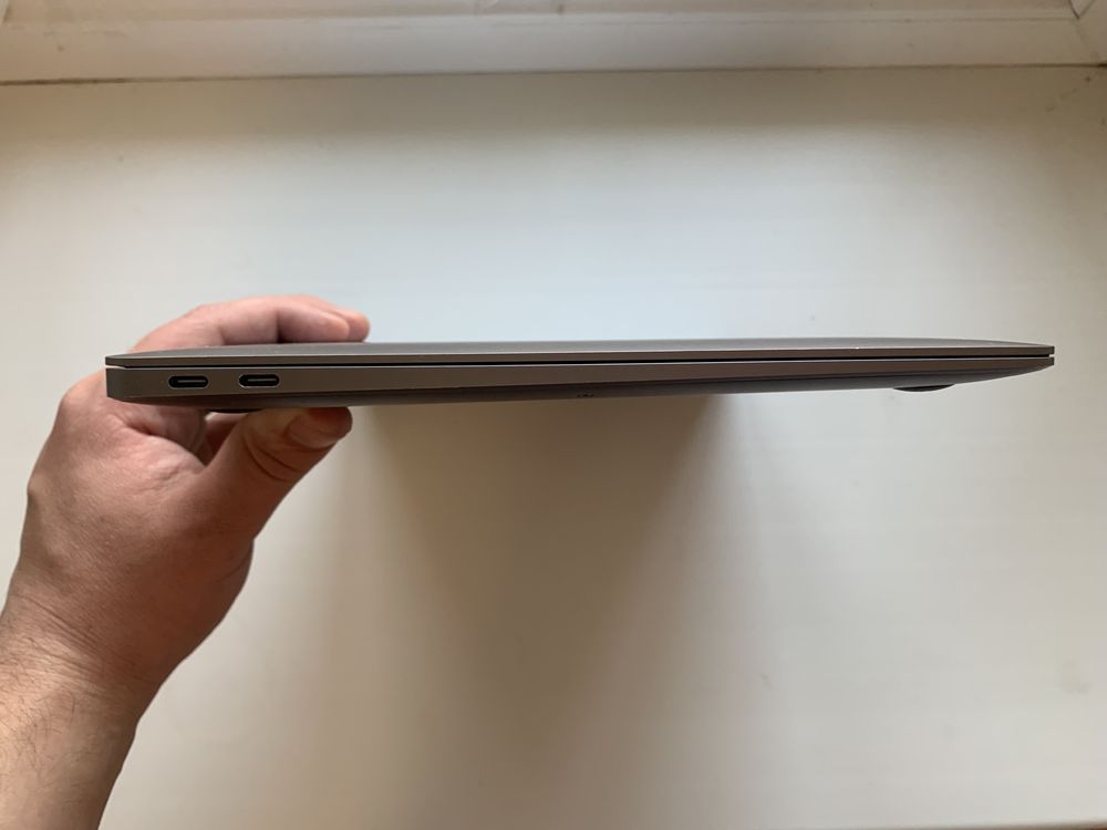 Ноутбук Макбук Apple MacBook Air 13" M1 16/256GB 2020 Гарний