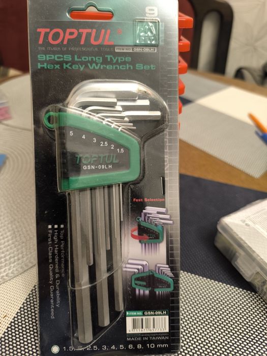 Набор ключей с трещеткой. Инструменты