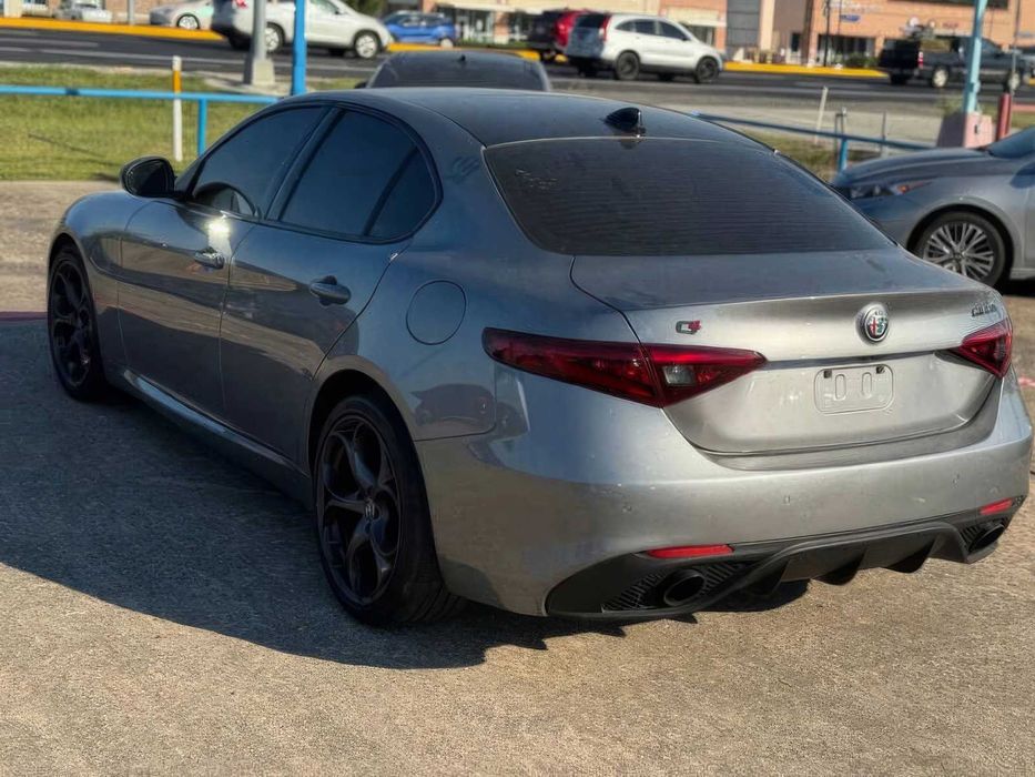 Alfa Romeo Giulia      2019