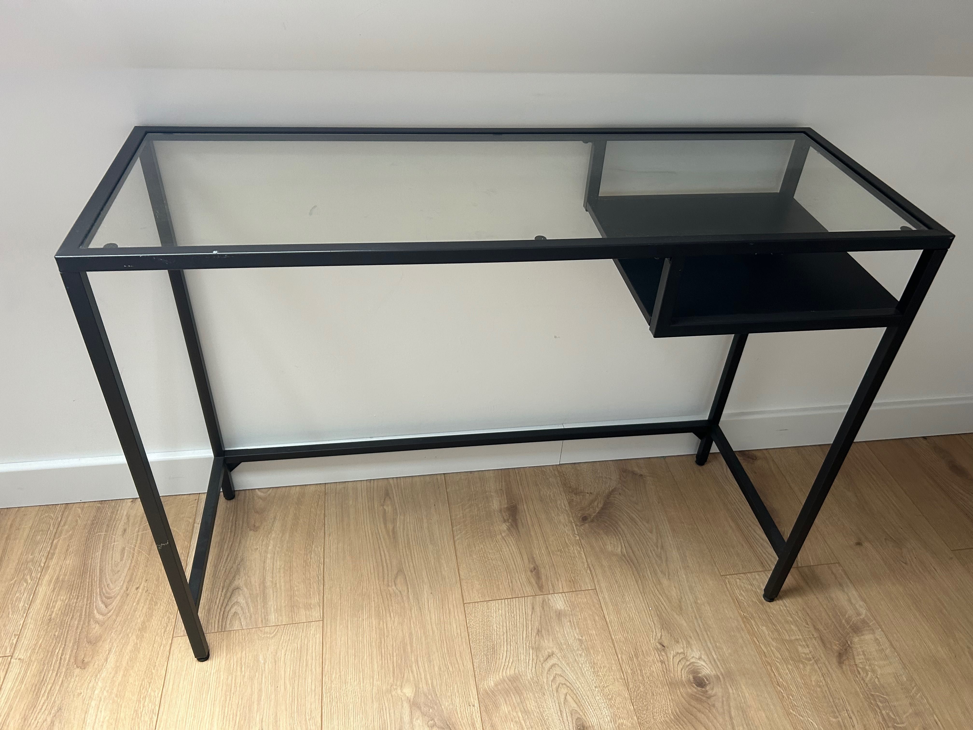 Szklane biurko ikea