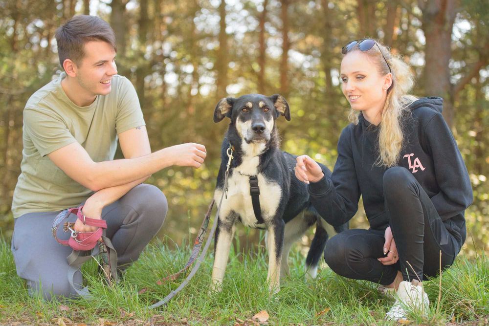 DEZRA - młodziutka, spora, trochę nieśmiała dziewczyna