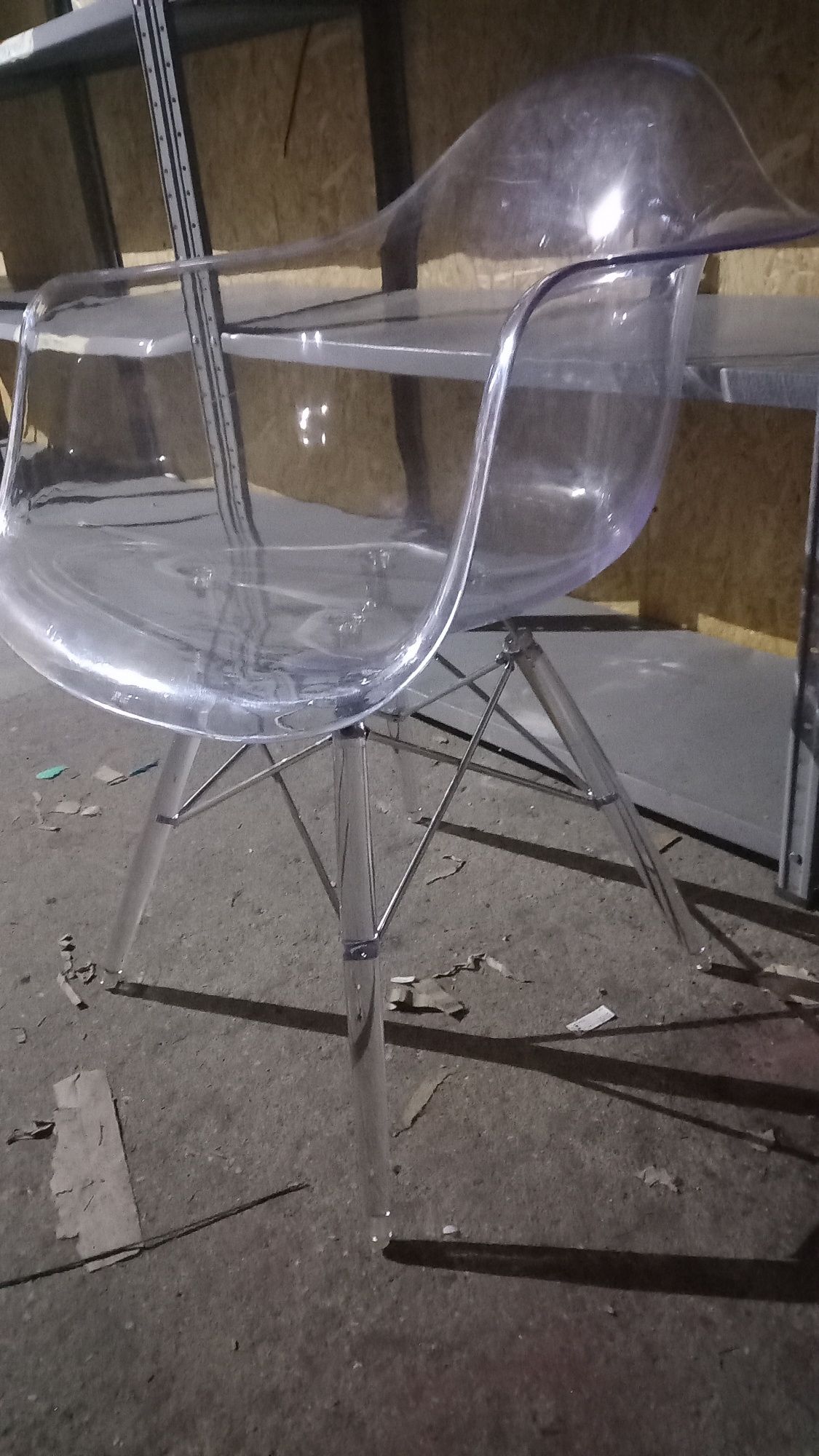Fotel Nowy plastikowy