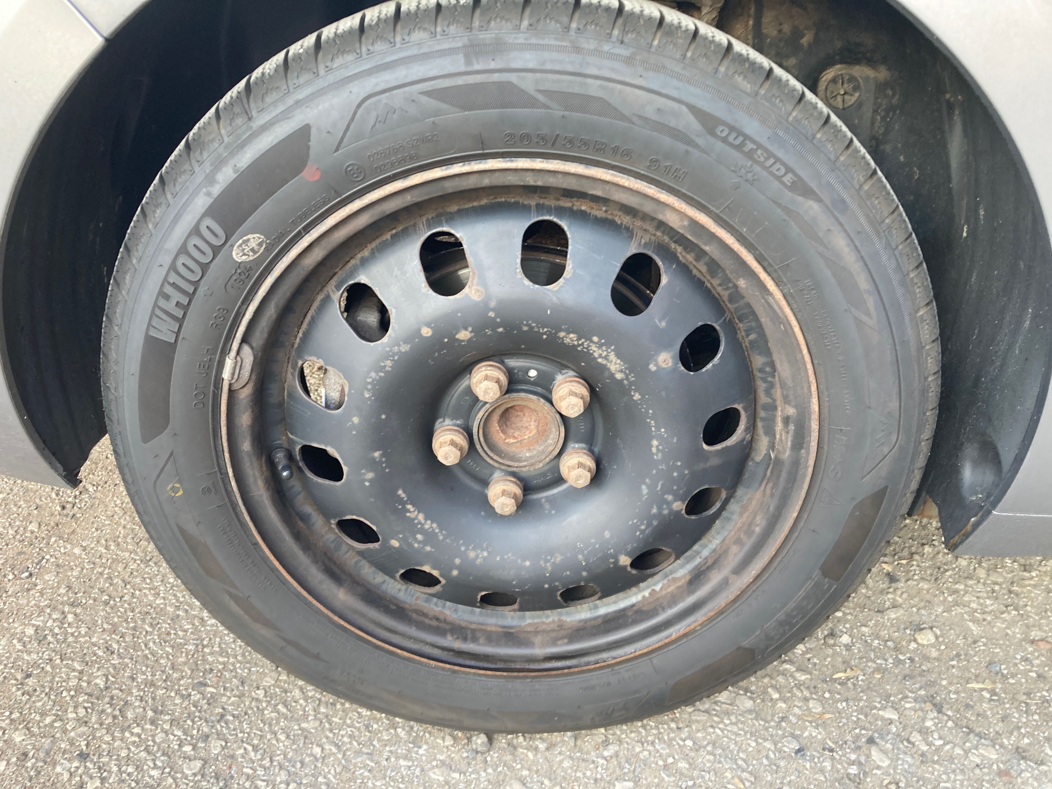 16” felgi stalowe z oponami zimowymi do Peugeot 308 SW