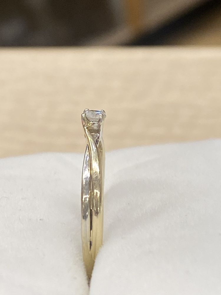 Złoty Pierścionek z diamentem 0.12 ct JUBITOM . CERTYFIKAT