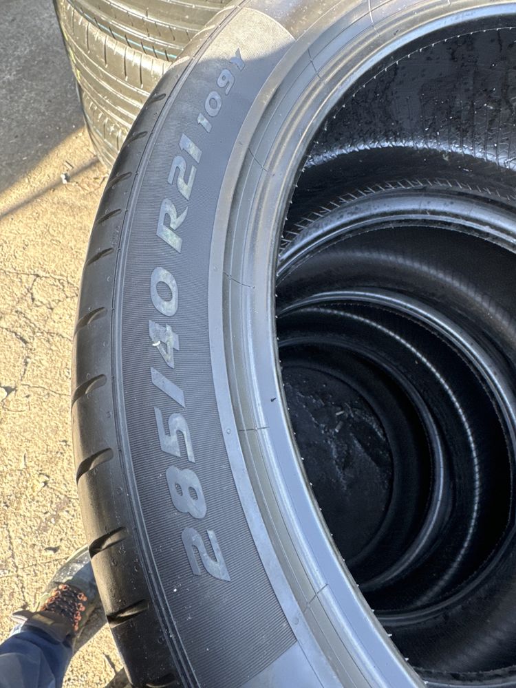 285/40/21 Pirelli p zero AO1