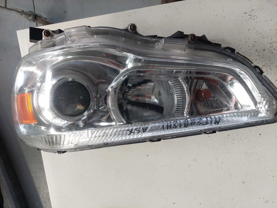 farol esquerdo Mitsubishi asx