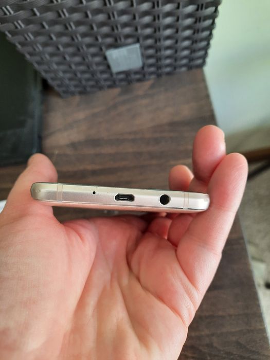 Телефон Samsung на 2 картки