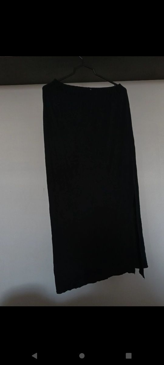Długa czarna spodnica
