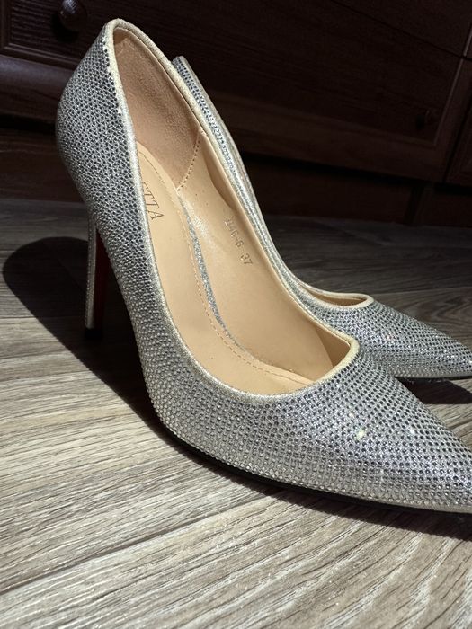 Туфлі лодочки зі стразами