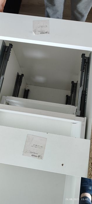 Меблі для кухні.  Три висувні системи Tandembox- Blum