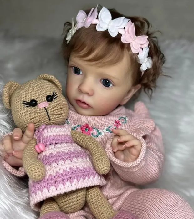 Duża realistyczna lalka w typie Reborn dziewczynka