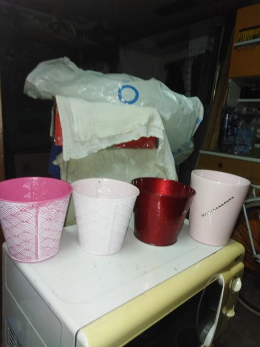 Doniczki na kwiaty. 22 sztuki.