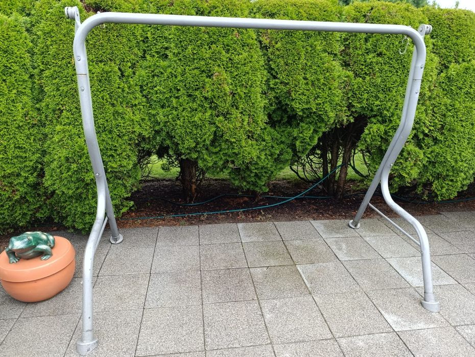 Szwedzki stelaż na huśtawkę ławkę ogrodową