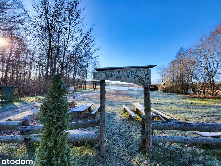 Działka budowlana nad jeziorem.