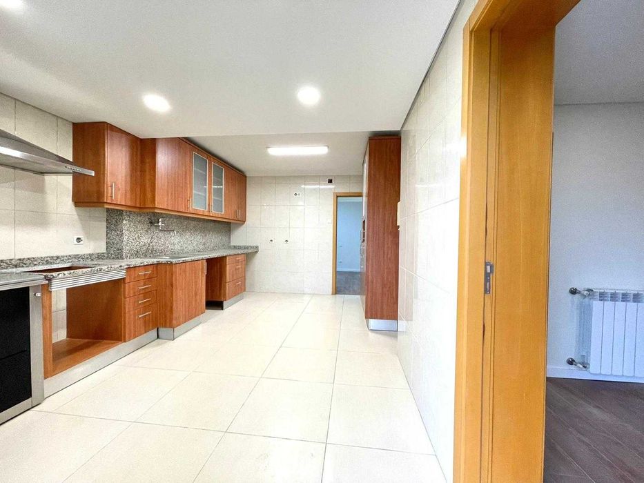 Apartamento T3 para arrendamento na zona de Braga