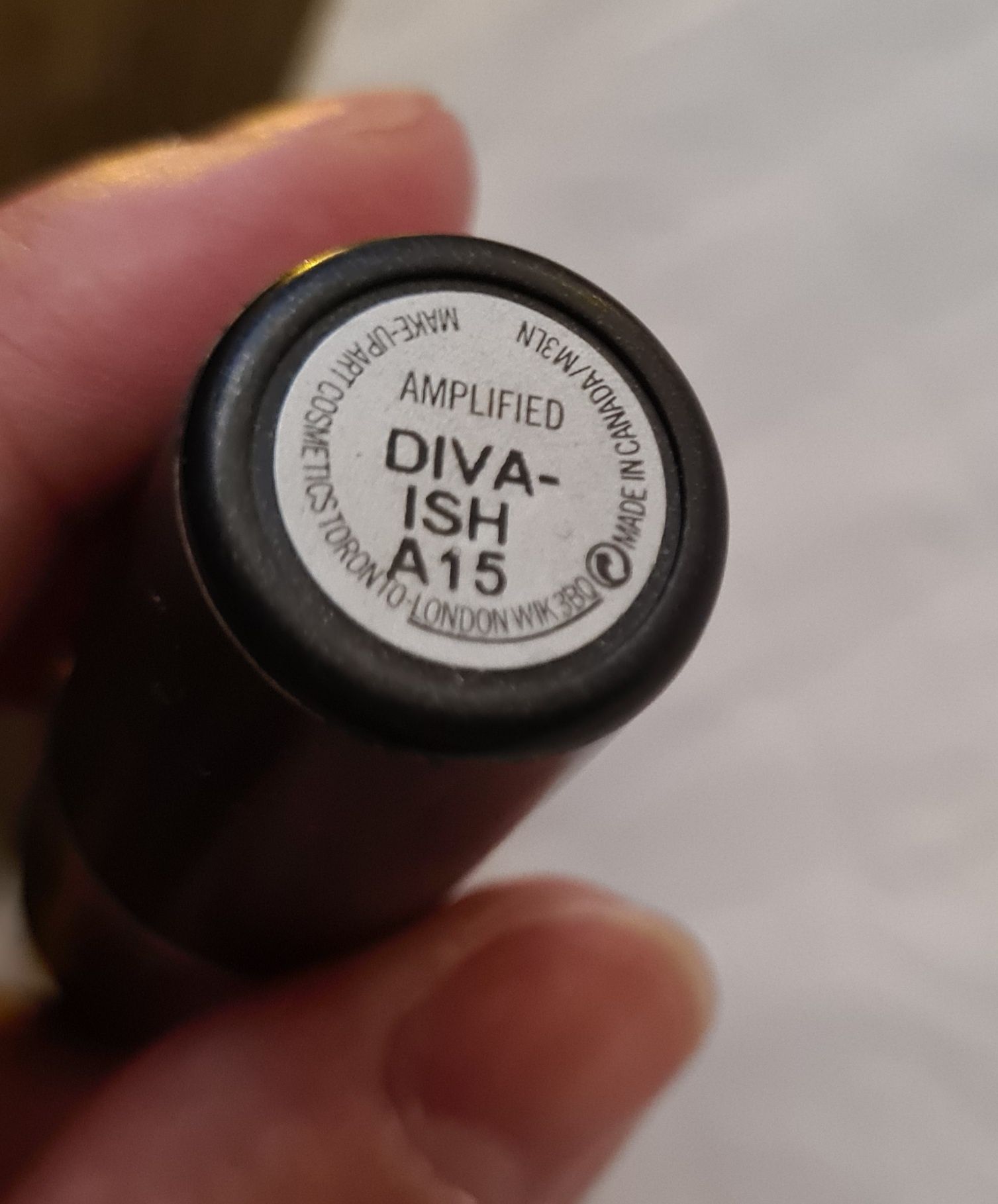 Diva-ish mac pomadka szminka limitowana makijaż