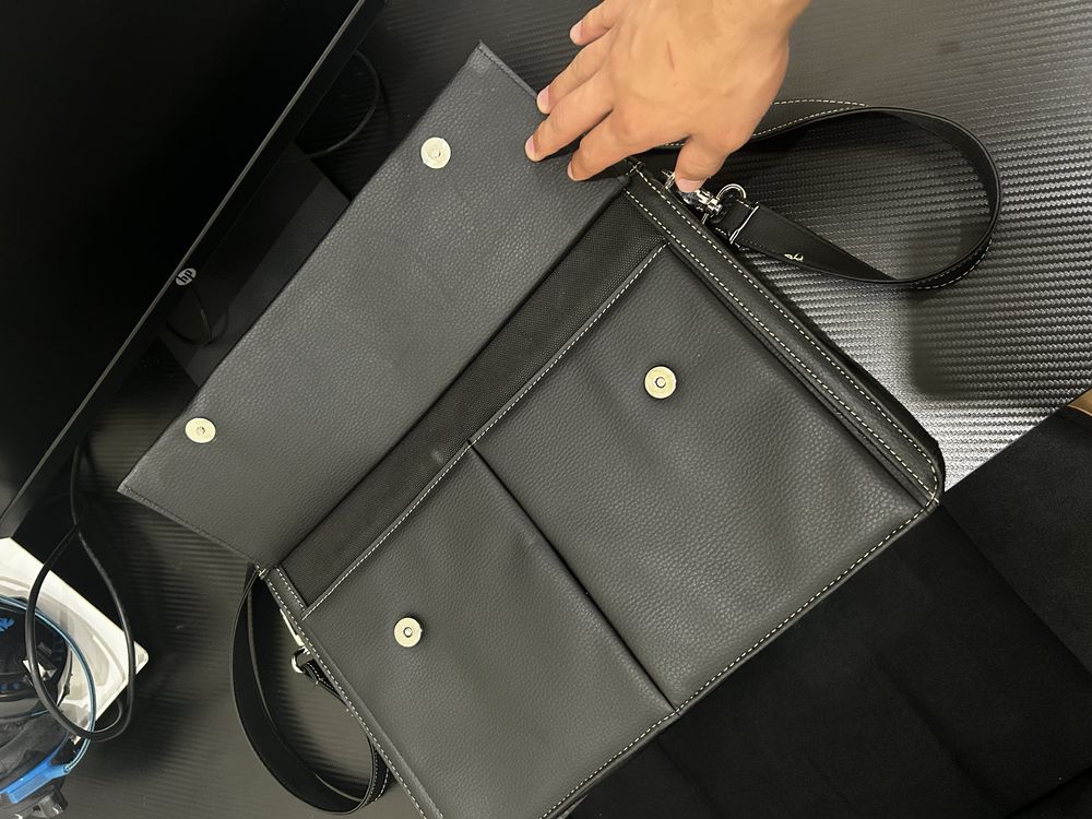 bolsa com alça em couro nunca usada