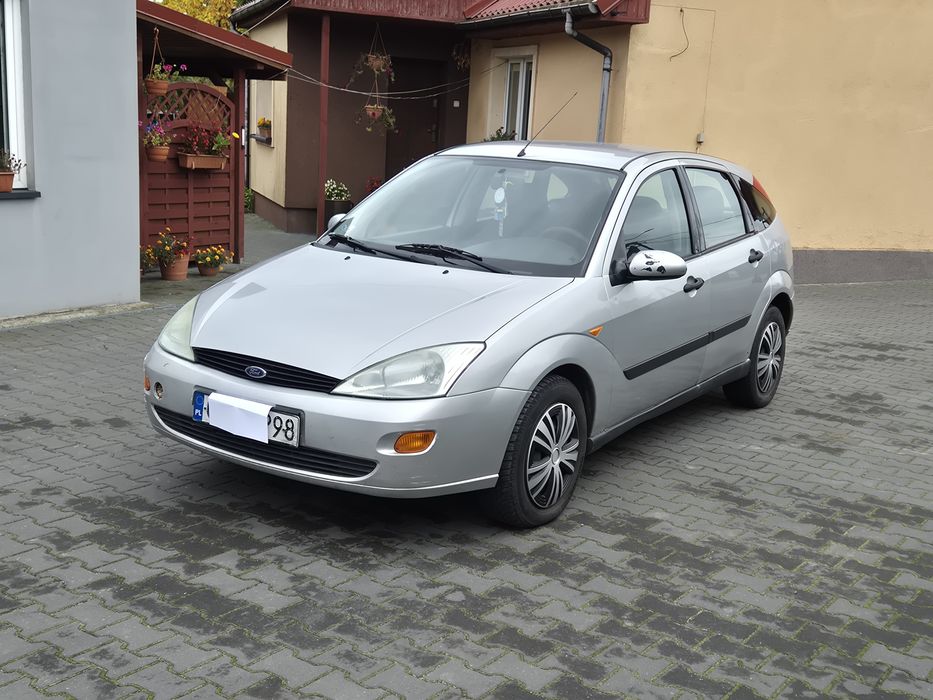 Ford Focus 1.6 benzyna 2000r klima sprawny opłaty na rok