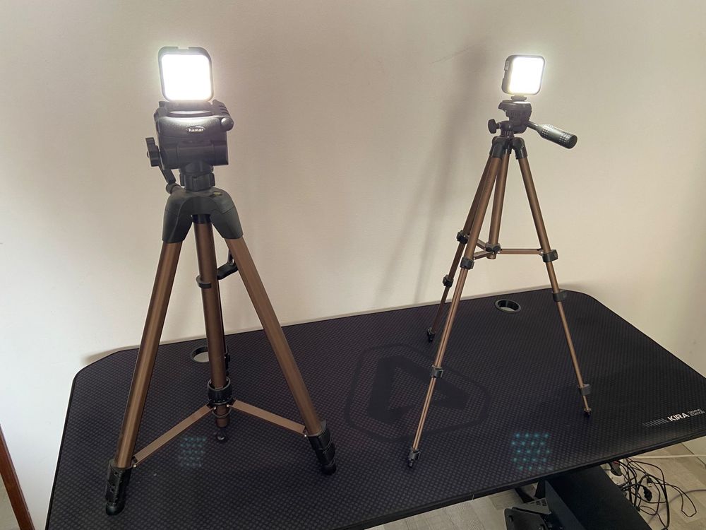Vendo 2 tripe e 2 luz HAMA