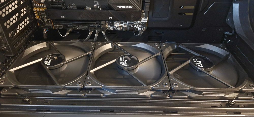 Komputer gamingowy i5 14600k, RTX 5070ti, 64GB RAM, mega zestaw