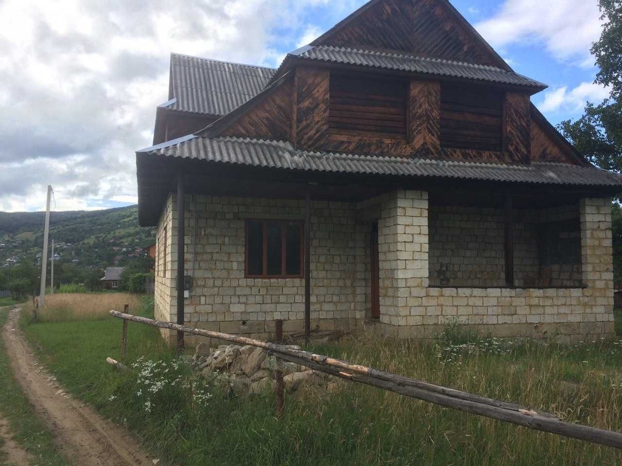 Будинок в місті Яремче