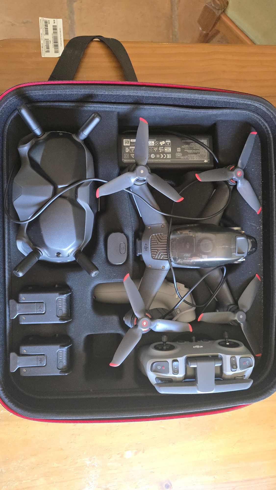 DJI FPV Combo – dron, gogle, 3 baterie, ładowarka wieloportowa + kontr
