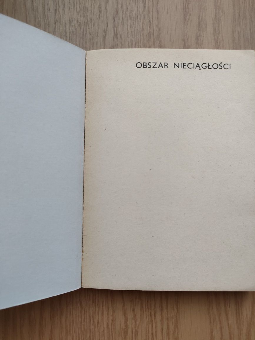 Andrzej Krzepkowski Śpiew kryształu Obszar nieciągłości Obojętne plane