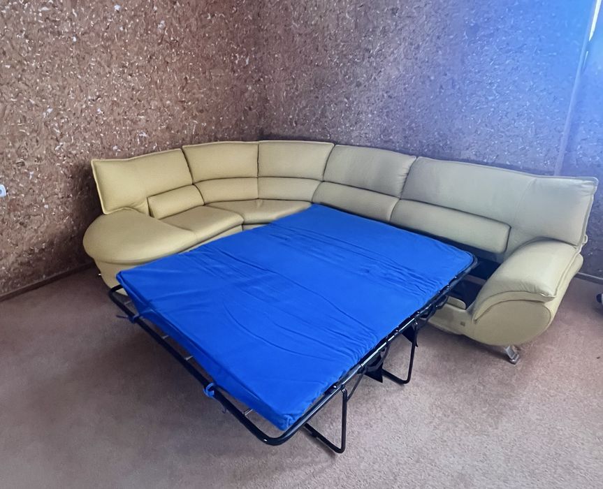 Продаємо шкіряний диван новий