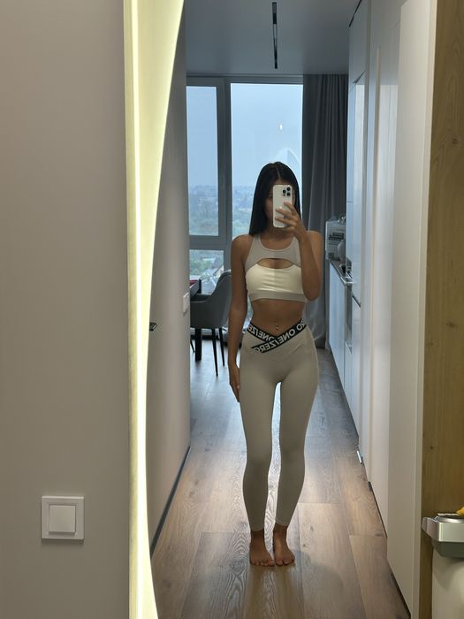 Спортивний костюм (топ + лосини)