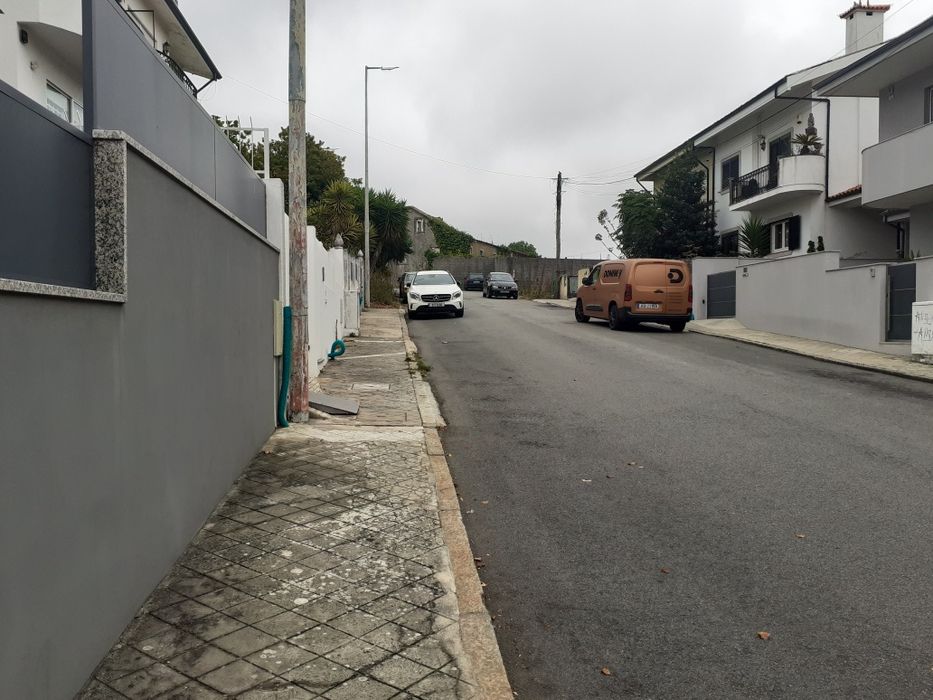 Terreno para Construção  de r/chão ;andar e telheiro lateral