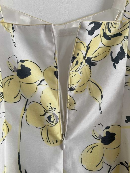 Elegancka biała sukienka w żółte kwiaty roz. 14