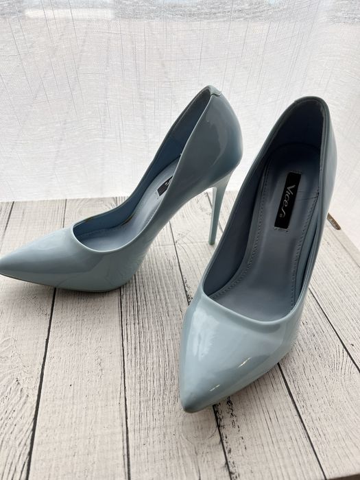 Szpilki błękitne połysk , Vices ,rozmiar 38