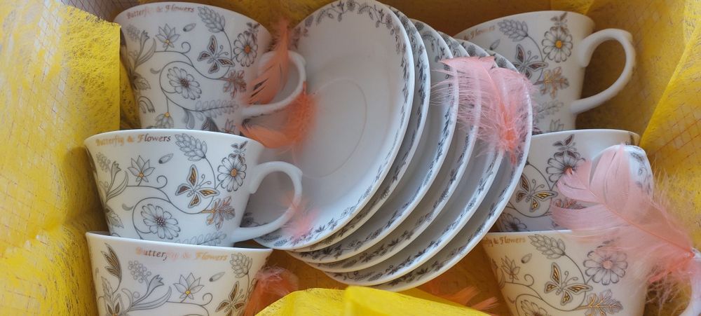 Zestaw 6 porcelanowych filiżanek do kawy i herbaty Butterfly&Flowers