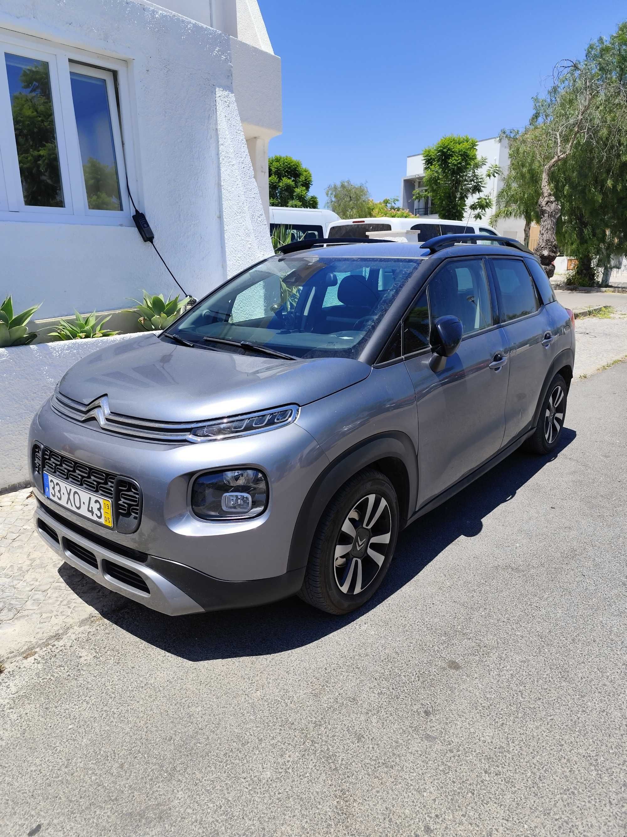 Citroen C3 Aircross em bom estado com engate de reboque