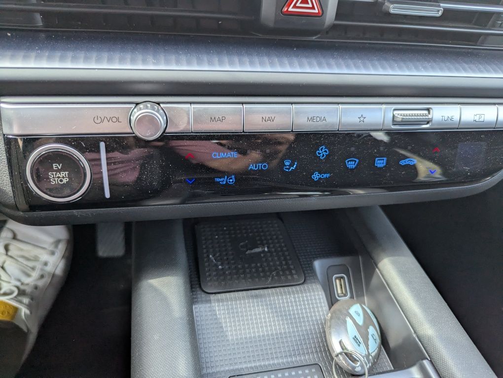 Іонік 6 Ioniq 6 2023 року