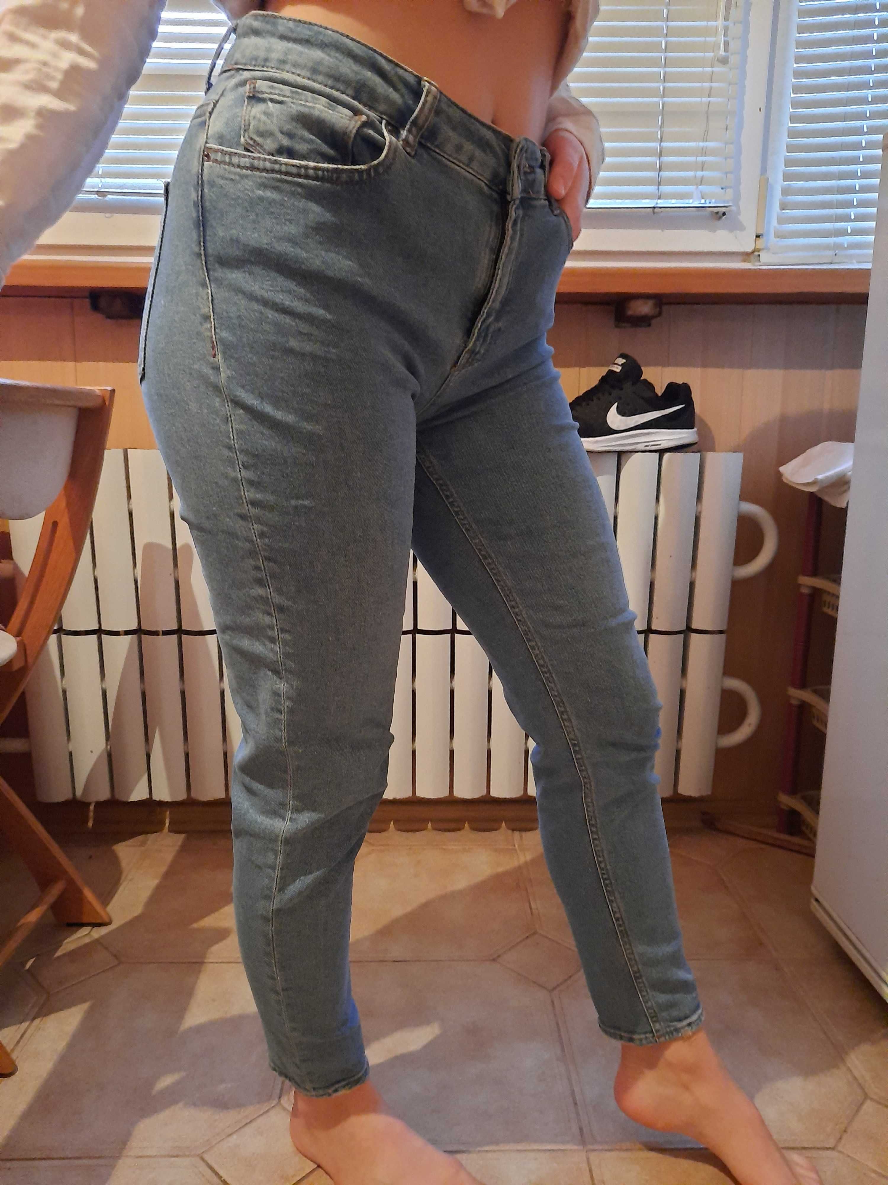Стильные светлые джинсы Denim размера L
