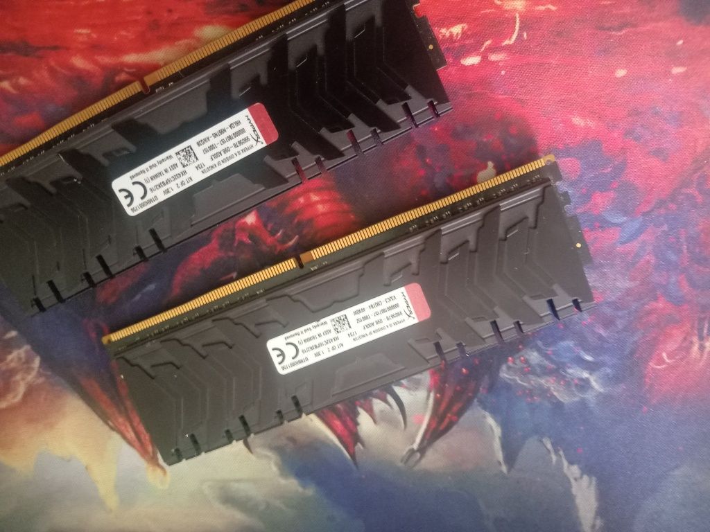 Продам KINGSTON ddr4 16gb